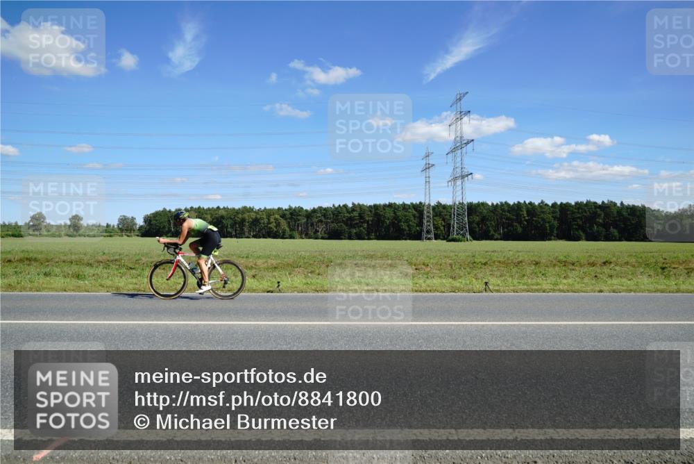 07.09.2025 - 19. Norderstedt Triathlon Michael Burmester http://msf.ph/oto/8841800 07.09.2025 14:33:40 Radfahren 440 meine-sportfotos.de