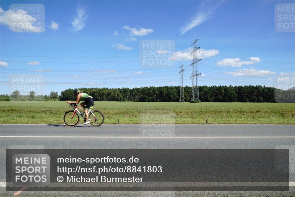 07.09.2025 - 19. Norderstedt Triathlon Michael Burmester http://msf.ph/oto/8841803 07.09.2025 14:33:40 Radfahren 440 meine-sportfotos.de
