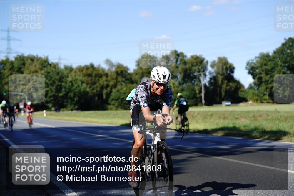 07.09.2025 - 19. Norderstedt Triathlon Michael Burmester http://msf.ph/oto/8841808 07.09.2025 15:33:52 Radfahren 449, 1439, 1494, 1498, 1527 meine-sportfotos.de