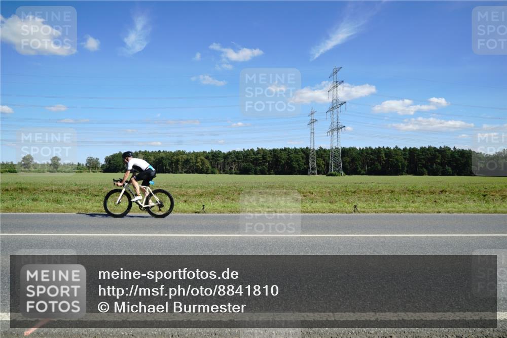 07.09.2025 - 19. Norderstedt Triathlon Michael Burmester http://msf.ph/oto/8841810 07.09.2025 14:33:44 Radfahren  meine-sportfotos.de
