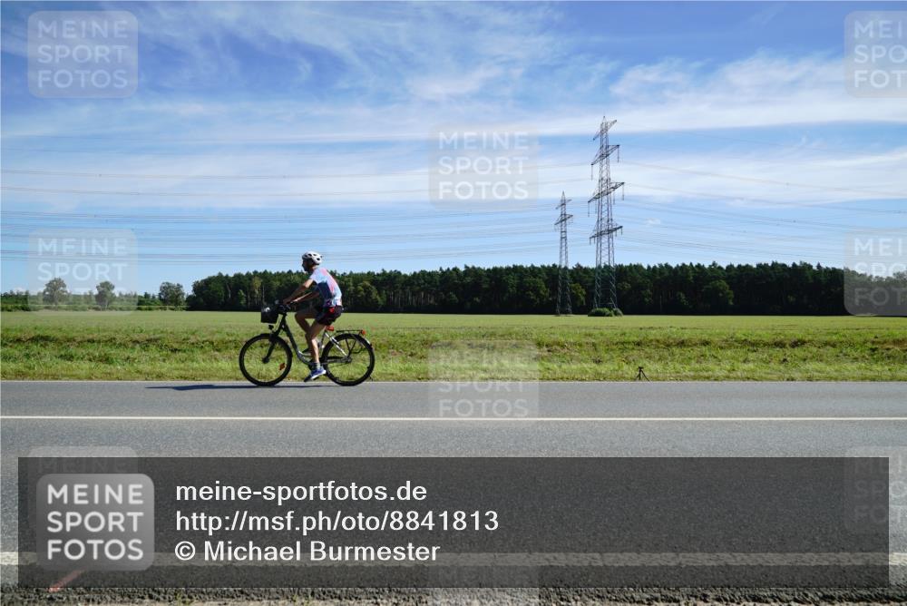 07.09.2025 - 19. Norderstedt Triathlon Michael Burmester http://msf.ph/oto/8841813 07.09.2025 12:27:06 Radfahren 187, 1370 meine-sportfotos.de