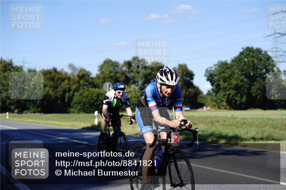 07.09.2025 - 19. Norderstedt Triathlon Michael Burmester http://msf.ph/oto/8841821 07.09.2025 15:34:02 Radfahren 464, 479, 932 meine-sportfotos.de
