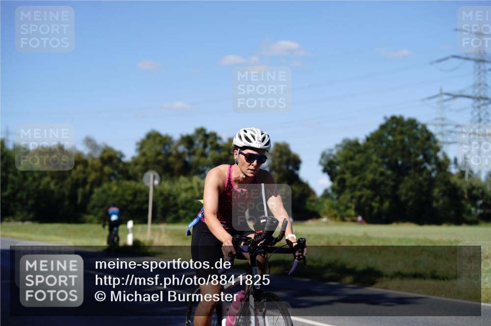 07.09.2025 - 19. Norderstedt Triathlon Michael Burmester http://msf.ph/oto/8841825 07.09.2025 15:34:04 Radfahren 464, 479, 916, 932 meine-sportfotos.de