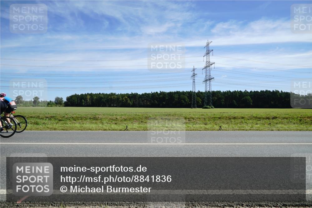 07.09.2025 - 19. Norderstedt Triathlon Michael Burmester http://msf.ph/oto/8841836 07.09.2025 12:27:12 Radfahren  meine-sportfotos.de