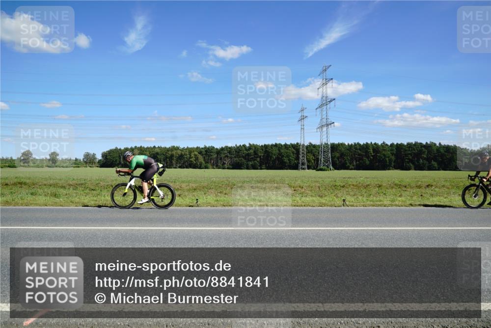 07.09.2025 - 19. Norderstedt Triathlon Michael Burmester http://msf.ph/oto/8841841 07.09.2025 14:33:57 Radfahren 369 meine-sportfotos.de