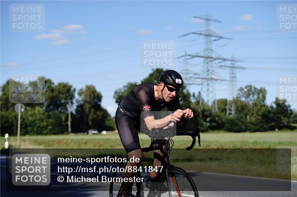 07.09.2025 - 19. Norderstedt Triathlon Michael Burmester http://msf.ph/oto/8841847 07.09.2025 15:34:46 Radfahren 950, 1539 meine-sportfotos.de