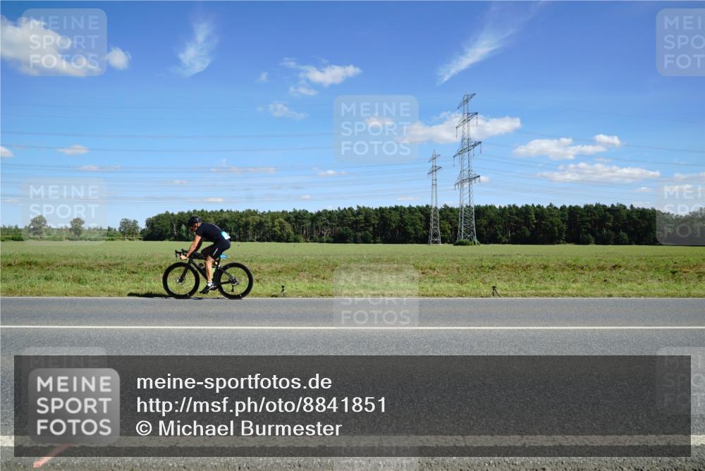 07.09.2025 - 19. Norderstedt Triathlon Michael Burmester http://msf.ph/oto/8841851 07.09.2025 14:33:58 Radfahren 369 meine-sportfotos.de