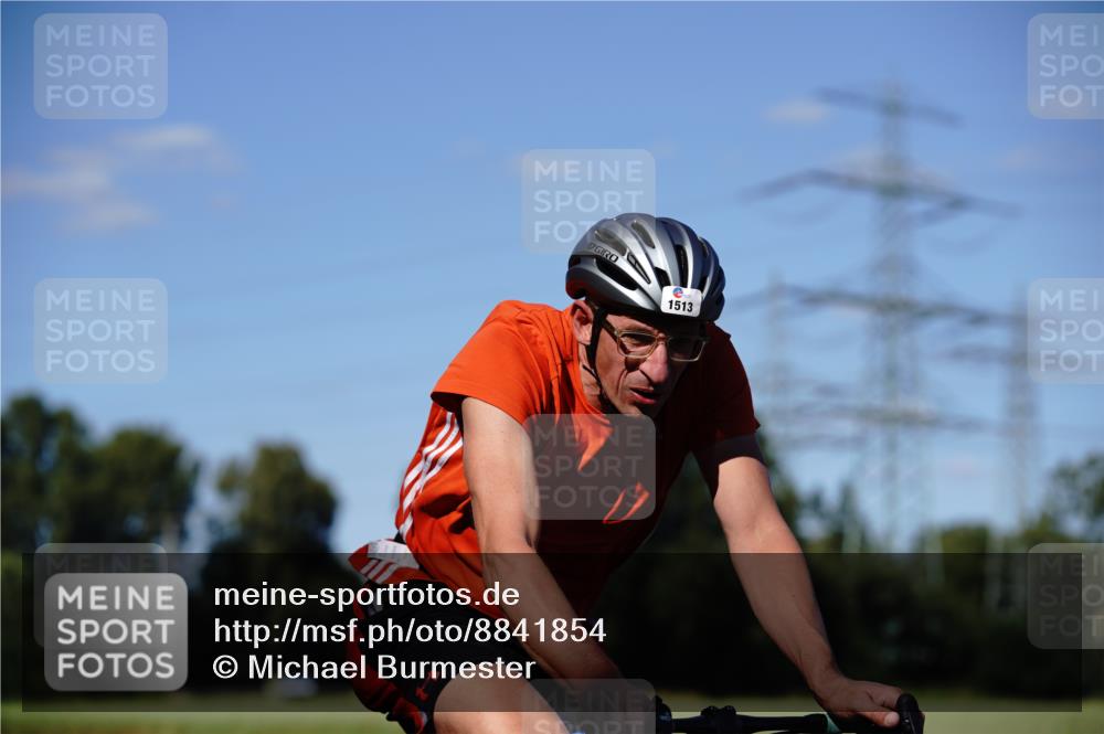 07.09.2025 - 19. Norderstedt Triathlon Michael Burmester http://msf.ph/oto/8841854 07.09.2025 15:34:59 Radfahren 421, 1458, 1513 meine-sportfotos.de