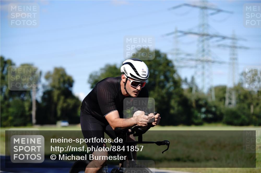 07.09.2025 - 19. Norderstedt Triathlon Michael Burmester http://msf.ph/oto/8841857 07.09.2025 15:35:03 Radfahren 939, 1458 meine-sportfotos.de