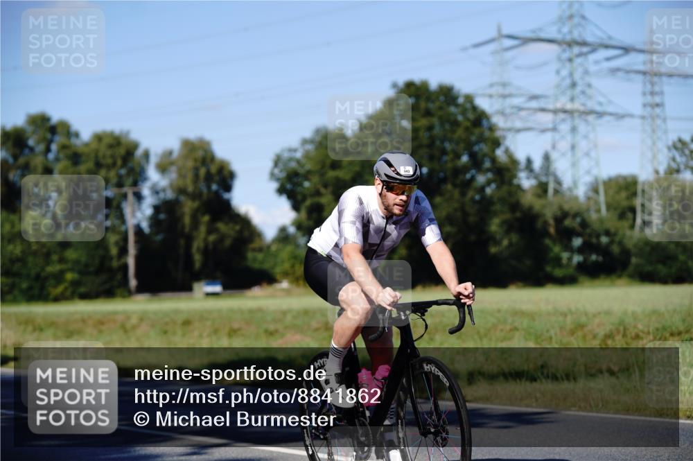07.09.2025 - 19. Norderstedt Triathlon Michael Burmester http://msf.ph/oto/8841862 07.09.2025 15:35:20 Radfahren 386, 915, 943 meine-sportfotos.de