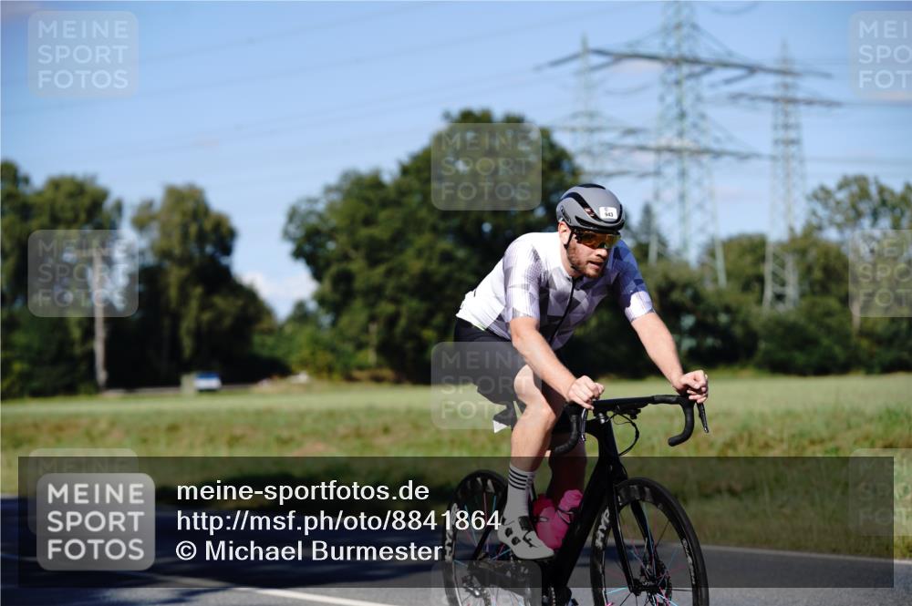 07.09.2025 - 19. Norderstedt Triathlon Michael Burmester http://msf.ph/oto/8841864 07.09.2025 15:35:20 Radfahren 386, 915, 943 meine-sportfotos.de