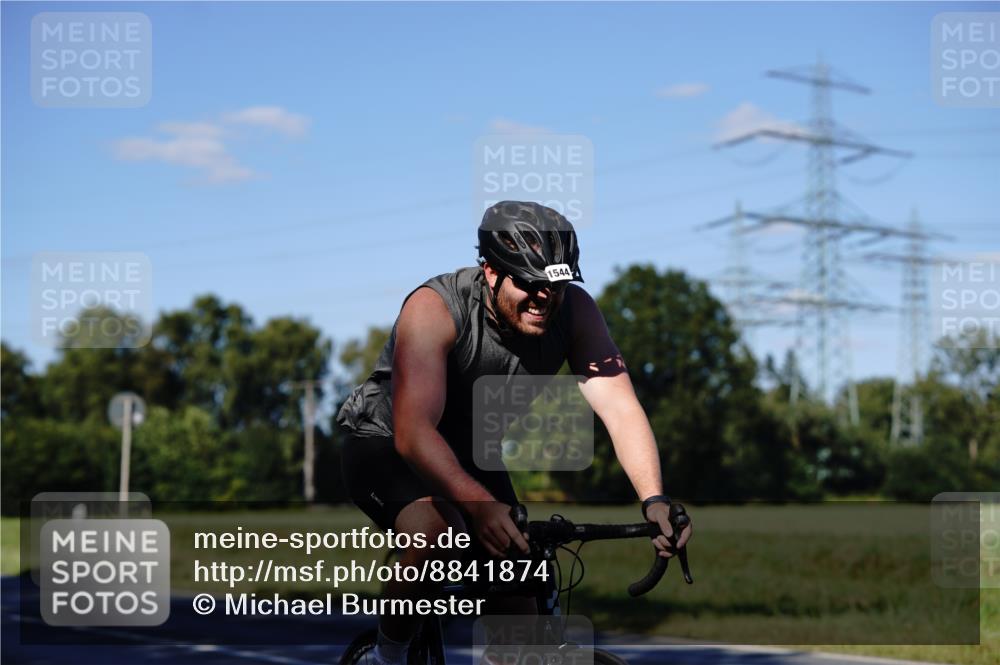 07.09.2025 - 19. Norderstedt Triathlon Michael Burmester http://msf.ph/oto/8841874 07.09.2025 15:35:35 Radfahren 1544 meine-sportfotos.de