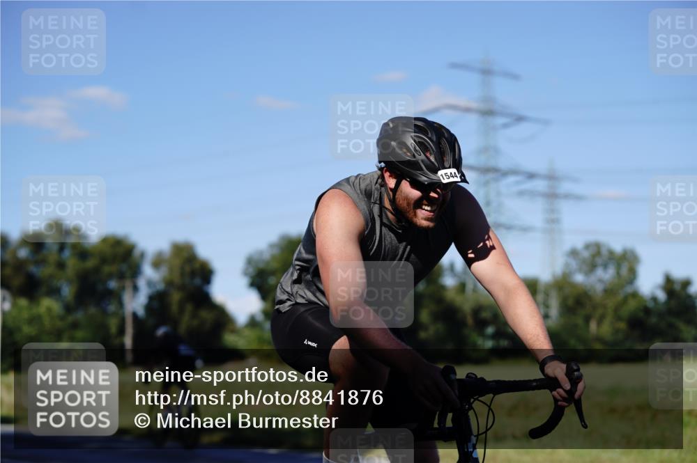 07.09.2025 - 19. Norderstedt Triathlon Michael Burmester http://msf.ph/oto/8841876 07.09.2025 15:35:35 Radfahren 1544 meine-sportfotos.de