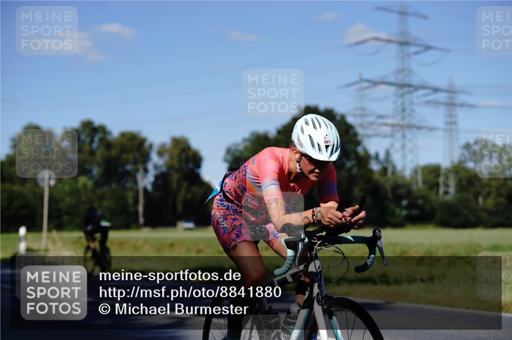 07.09.2025 - 19. Norderstedt Triathlon Michael Burmester http://msf.ph/oto/8841880 07.09.2025 15:35:41 Radfahren 412, 457, 897 meine-sportfotos.de