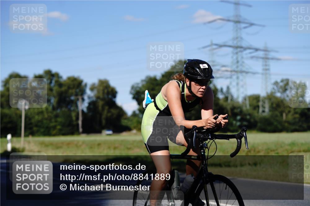 07.09.2025 - 19. Norderstedt Triathlon Michael Burmester http://msf.ph/oto/8841889 07.09.2025 15:35:57 Radfahren 387, 1472, 1516 meine-sportfotos.de