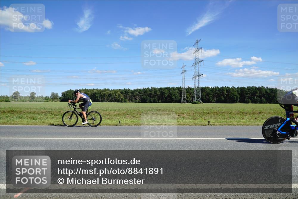 07.09.2025 - 19. Norderstedt Triathlon Michael Burmester http://msf.ph/oto/8841891 07.09.2025 14:34:06 Radfahren 962, 985, 997, 1039 meine-sportfotos.de