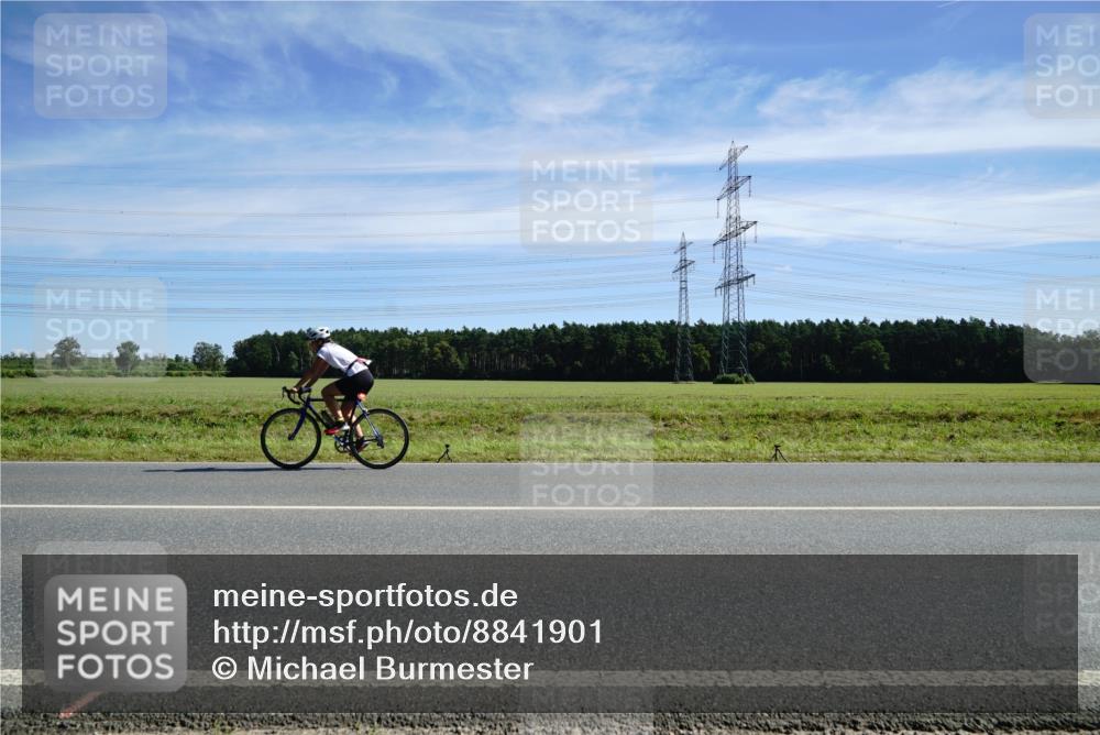 07.09.2025 - 19. Norderstedt Triathlon Michael Burmester http://msf.ph/oto/8841901 07.09.2025 12:27:32 Radfahren  meine-sportfotos.de