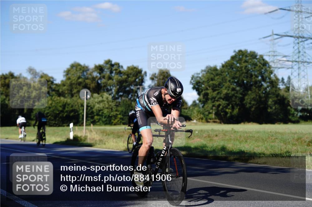 07.09.2025 - 19. Norderstedt Triathlon Michael Burmester http://msf.ph/oto/8841906 07.09.2025 15:36:19 Radfahren 935, 1484 meine-sportfotos.de