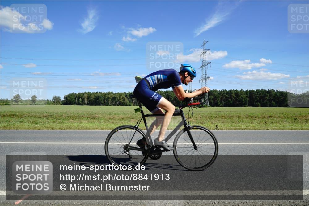 07.09.2025 - 19. Norderstedt Triathlon Michael Burmester http://msf.ph/oto/8841913 07.09.2025 14:34:12 Radfahren 1511 meine-sportfotos.de