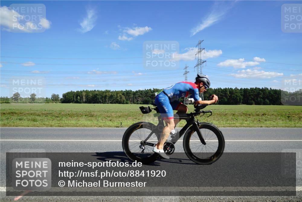 07.09.2025 - 19. Norderstedt Triathlon Michael Burmester http://msf.ph/oto/8841920 07.09.2025 14:34:17 Radfahren 366, 1018, 1439 meine-sportfotos.de