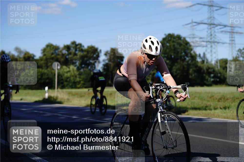 07.09.2025 - 19. Norderstedt Triathlon Michael Burmester http://msf.ph/oto/8841921 07.09.2025 15:36:34 Radfahren 1424, 1529 meine-sportfotos.de