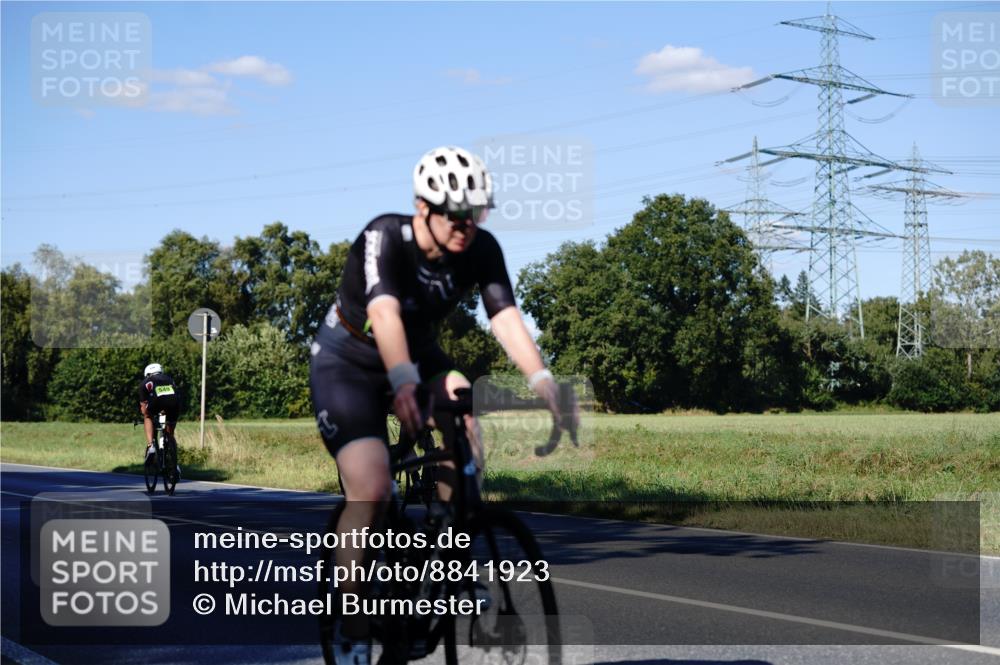 07.09.2025 - 19. Norderstedt Triathlon Michael Burmester http://msf.ph/oto/8841923 07.09.2025 15:36:35 Radfahren 1424, 1514, 1529 meine-sportfotos.de