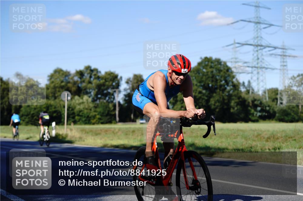 07.09.2025 - 19. Norderstedt Triathlon Michael Burmester http://msf.ph/oto/8841925 07.09.2025 15:36:37 Radfahren 1424, 1514, 1529 meine-sportfotos.de