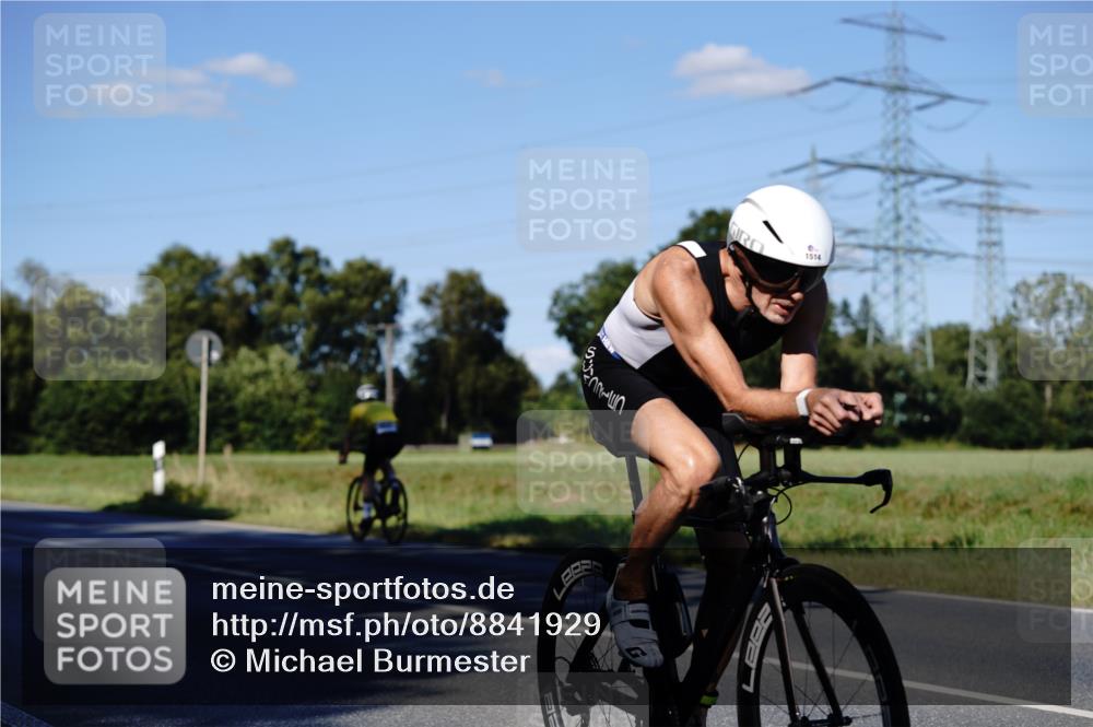 07.09.2025 - 19. Norderstedt Triathlon Michael Burmester http://msf.ph/oto/8841929 07.09.2025 15:36:39 Radfahren 1514, 1529, 1532 meine-sportfotos.de