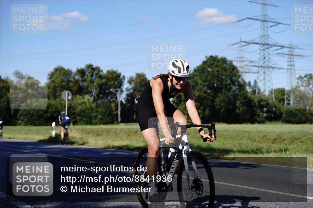 07.09.2025 - 19. Norderstedt Triathlon Michael Burmester http://msf.ph/oto/8841936 07.09.2025 15:36:48 Radfahren 425, 1453 meine-sportfotos.de