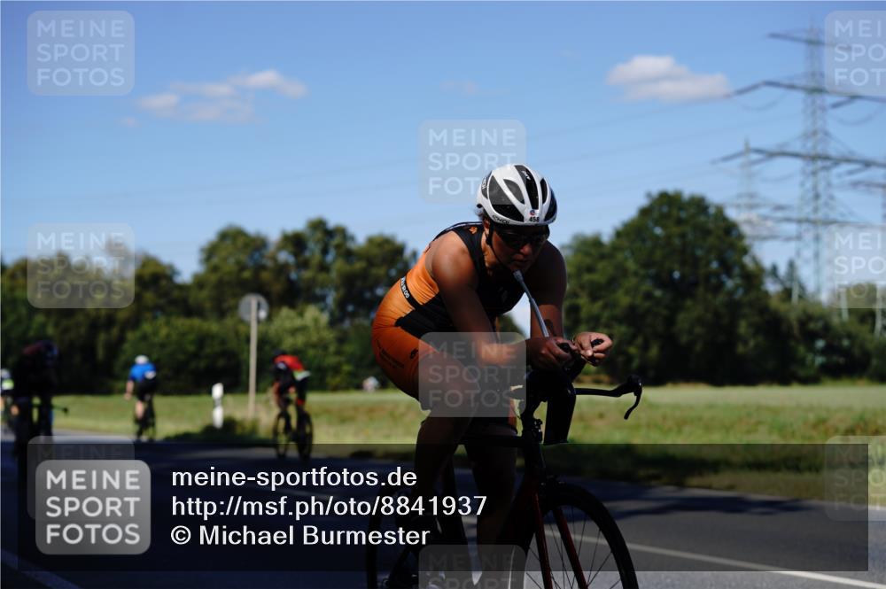 07.09.2025 - 19. Norderstedt Triathlon Michael Burmester http://msf.ph/oto/8841937 07.09.2025 15:36:54 Radfahren 458, 934, 1403 meine-sportfotos.de