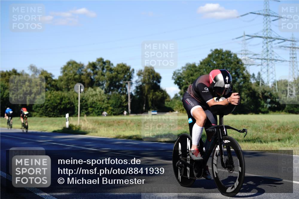 07.09.2025 - 19. Norderstedt Triathlon Michael Burmester http://msf.ph/oto/8841939 07.09.2025 15:36:55 Radfahren 437, 458, 934, 1403 meine-sportfotos.de