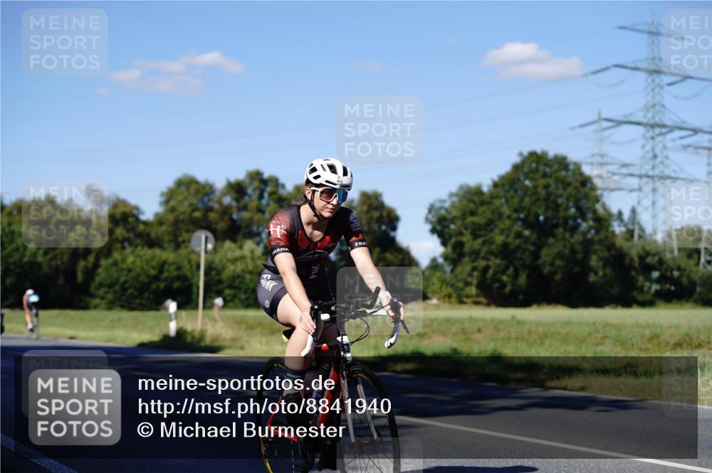 07.09.2025 - 19. Norderstedt Triathlon Michael Burmester http://msf.ph/oto/8841940 07.09.2025 15:36:58 Radfahren 437, 934, 1403, 1531 meine-sportfotos.de