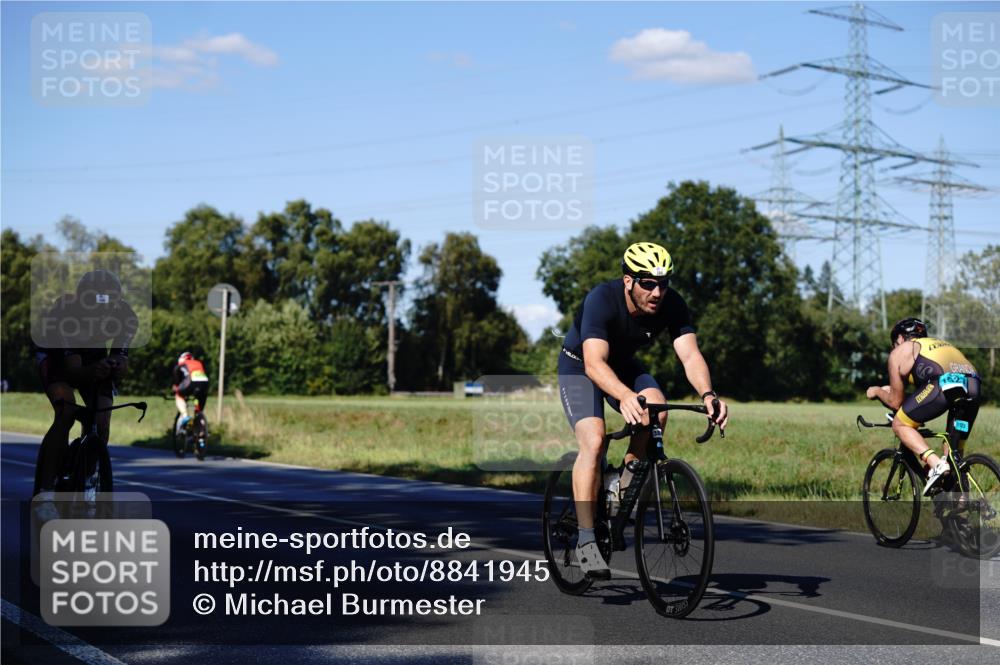 07.09.2025 - 19. Norderstedt Triathlon Michael Burmester http://msf.ph/oto/8841945 07.09.2025 15:37:04 Radfahren 384, 406, 1412, 1531 meine-sportfotos.de