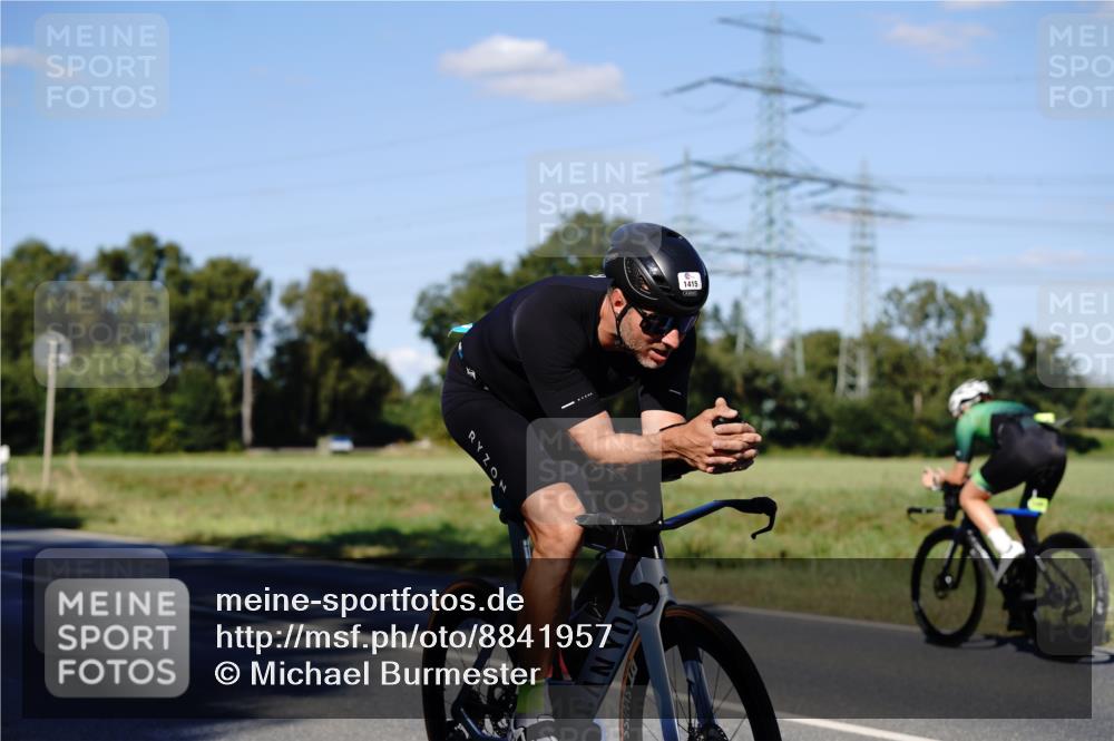 07.09.2025 - 19. Norderstedt Triathlon Michael Burmester http://msf.ph/oto/8841957 07.09.2025 15:37:32 Radfahren 1405, 1415, 1476 meine-sportfotos.de