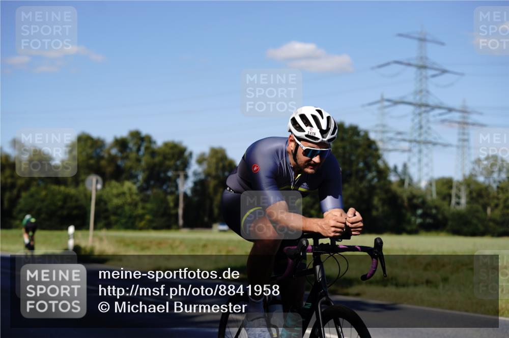 07.09.2025 - 19. Norderstedt Triathlon Michael Burmester http://msf.ph/oto/8841958 07.09.2025 15:37:35 Radfahren 1405, 1476 meine-sportfotos.de
