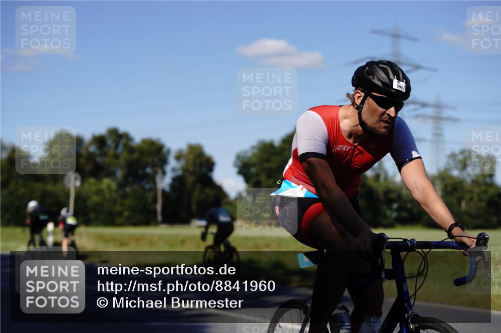 07.09.2025 - 19. Norderstedt Triathlon Michael Burmester http://msf.ph/oto/8841960 07.09.2025 15:37:40 Radfahren 894 meine-sportfotos.de