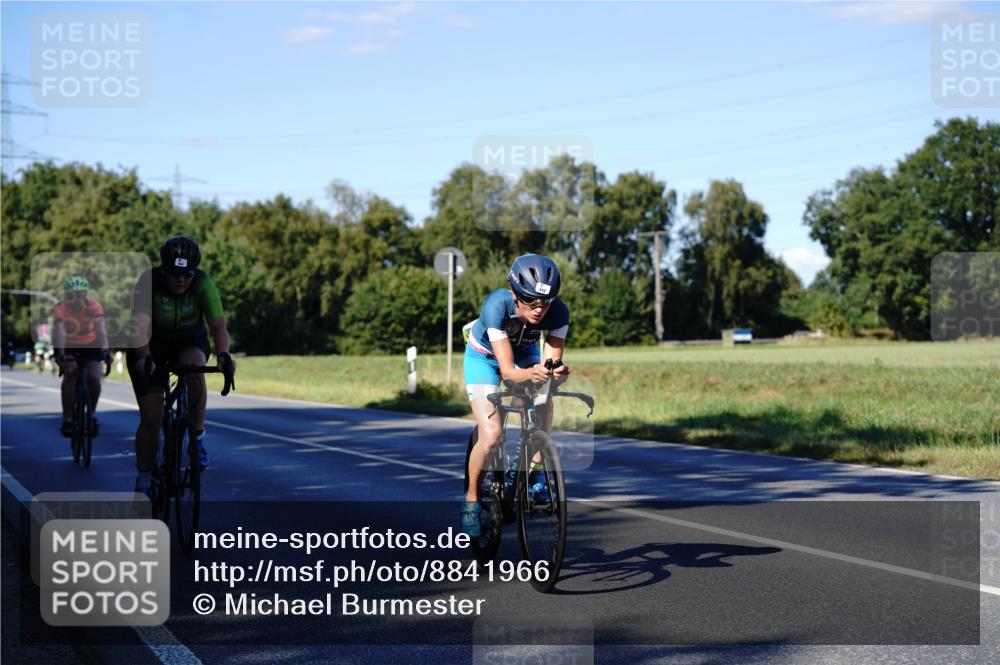 07.09.2025 - 19. Norderstedt Triathlon Michael Burmester http://msf.ph/oto/8841966 07.09.2025 15:37:58 Radfahren 390, 443, 454, 893, 1510 meine-sportfotos.de