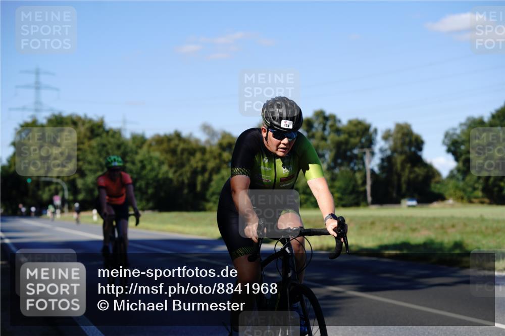 07.09.2025 - 19. Norderstedt Triathlon Michael Burmester http://msf.ph/oto/8841968 07.09.2025 15:37:59 Radfahren 390, 443, 454, 893, 1510 meine-sportfotos.de