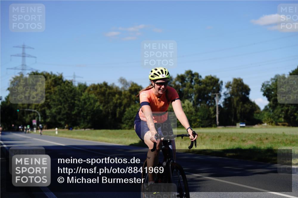 07.09.2025 - 19. Norderstedt Triathlon Michael Burmester http://msf.ph/oto/8841969 07.09.2025 15:38:00 Radfahren 390, 443, 454, 893 meine-sportfotos.de