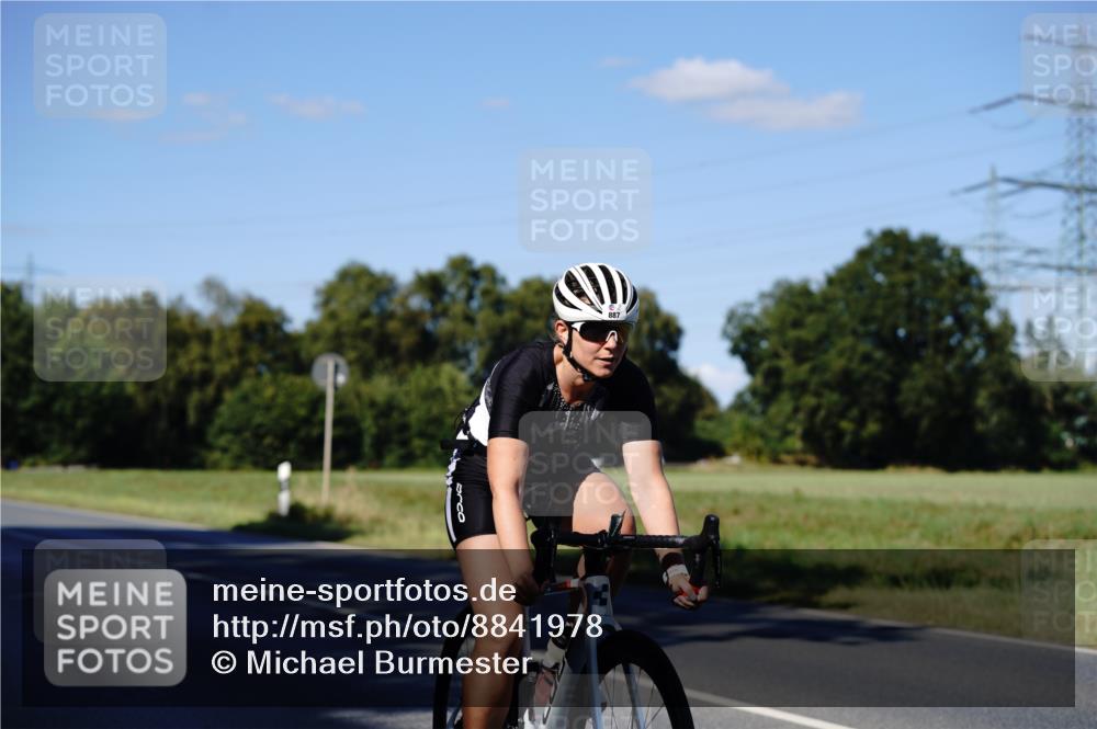 07.09.2025 - 19. Norderstedt Triathlon Michael Burmester http://msf.ph/oto/8841978 07.09.2025 15:38:34 Radfahren 380, 887 meine-sportfotos.de