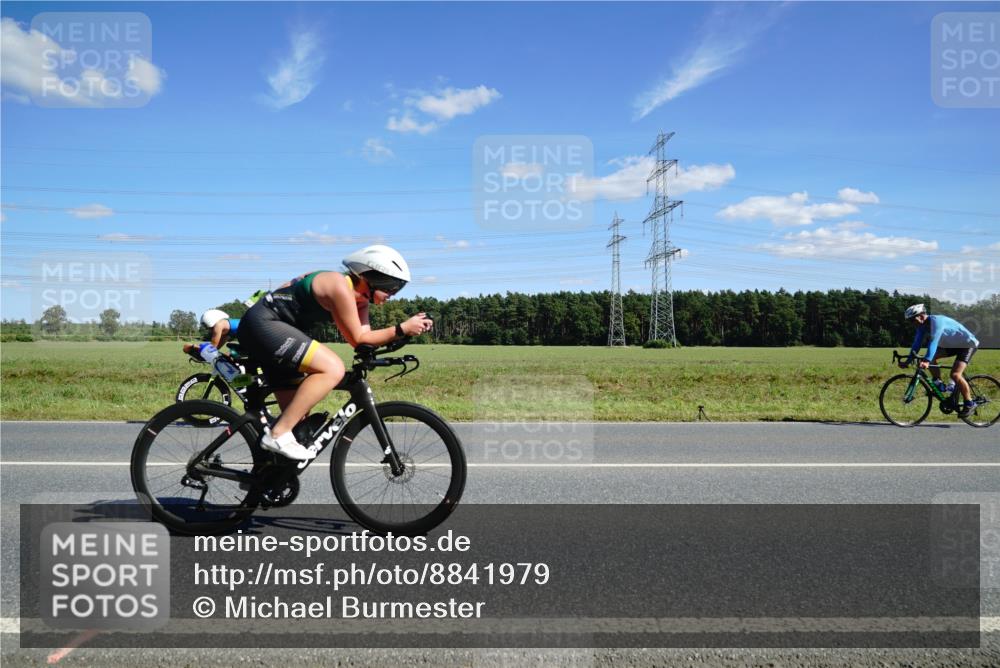 07.09.2025 - 19. Norderstedt Triathlon Michael Burmester http://msf.ph/oto/8841979 07.09.2025 14:34:21 Radfahren 366, 1439, 1504 meine-sportfotos.de