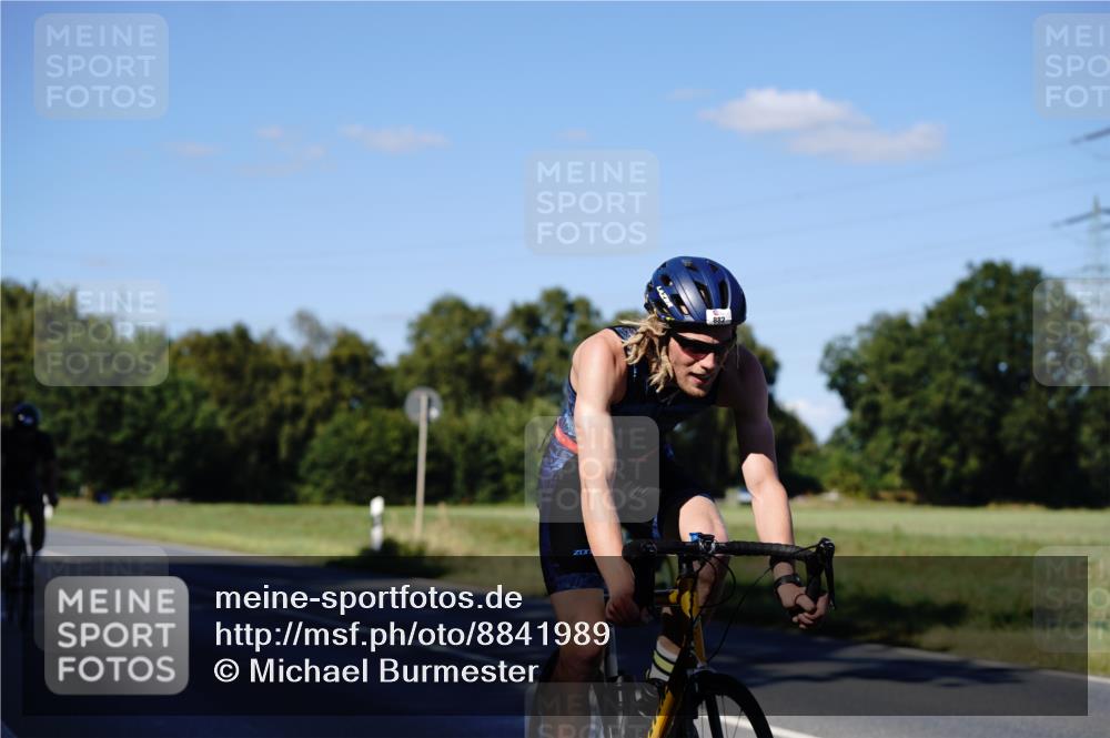 07.09.2025 - 19. Norderstedt Triathlon Michael Burmester http://msf.ph/oto/8841989 07.09.2025 15:38:45 Radfahren 402, 408, 882, 1442 meine-sportfotos.de