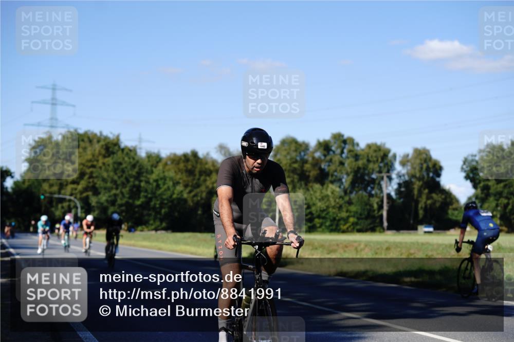 07.09.2025 - 19. Norderstedt Triathlon Michael Burmester http://msf.ph/oto/8841991 07.09.2025 15:38:47 Radfahren 402, 504, 882, 1432, 1442 meine-sportfotos.de