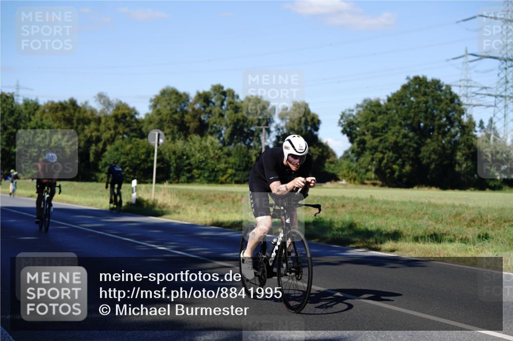 07.09.2025 - 19. Norderstedt Triathlon Michael Burmester http://msf.ph/oto/8841995 07.09.2025 15:38:49 Radfahren 402, 504, 1432, 1442, 1454 meine-sportfotos.de