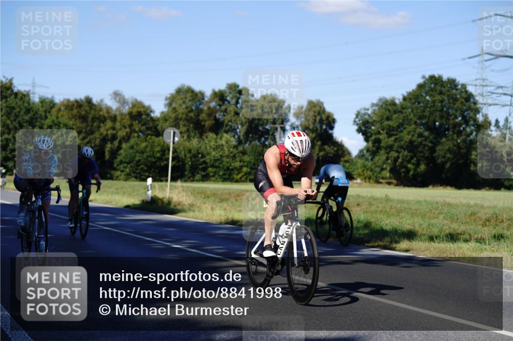 07.09.2025 - 19. Norderstedt Triathlon Michael Burmester http://msf.ph/oto/8841998 07.09.2025 15:38:50 Radfahren 402, 504, 1432, 1454 meine-sportfotos.de