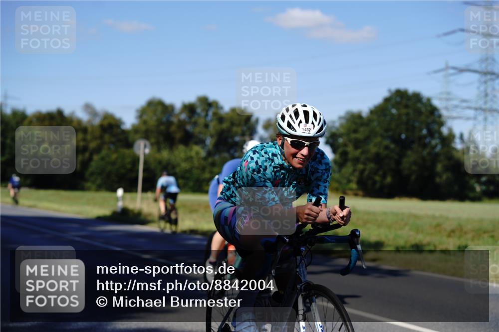 07.09.2025 - 19. Norderstedt Triathlon Michael Burmester http://msf.ph/oto/8842004 07.09.2025 15:38:51 Radfahren 402, 504, 1432, 1454 meine-sportfotos.de
