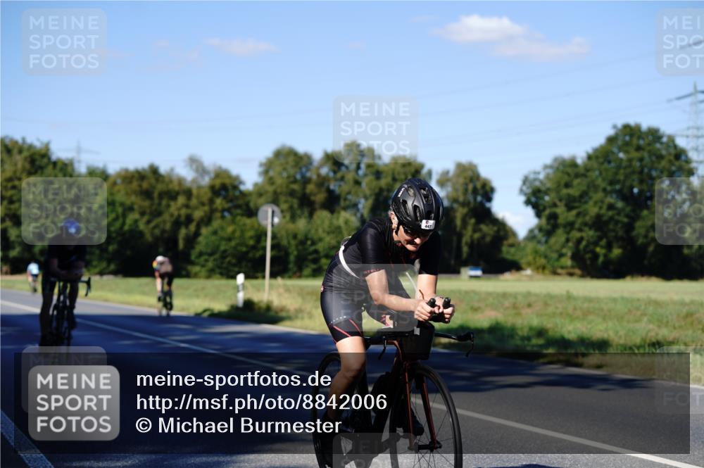 07.09.2025 - 19. Norderstedt Triathlon Michael Burmester http://msf.ph/oto/8842006 07.09.2025 15:38:55 Radfahren 447, 909 meine-sportfotos.de