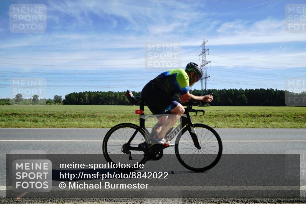 07.09.2025 - 19. Norderstedt Triathlon Michael Burmester http://msf.ph/oto/8842022 07.09.2025 12:28:01 Radfahren 732, 1237, 1376 meine-sportfotos.de