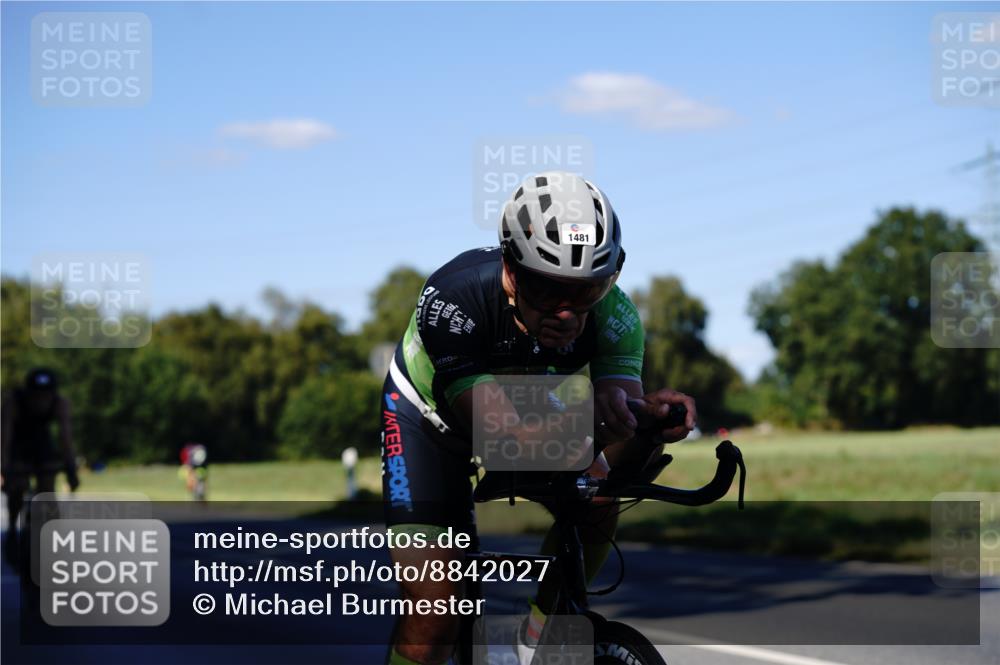 07.09.2025 - 19. Norderstedt Triathlon Michael Burmester http://msf.ph/oto/8842027 07.09.2025 15:39:35 Radfahren 913, 1481 meine-sportfotos.de