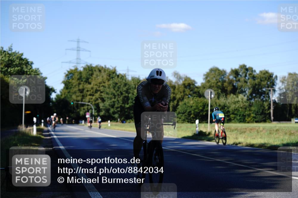 07.09.2025 - 19. Norderstedt Triathlon Michael Burmester http://msf.ph/oto/8842034 07.09.2025 15:39:49 Radfahren 508, 517 meine-sportfotos.de